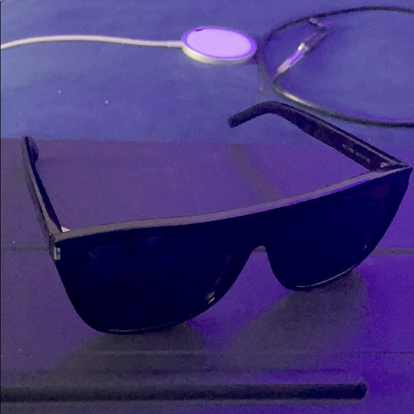 Saint Laurent sunglasses - Picture 1 of 2